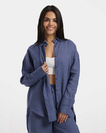 Women's shirt made of linen material